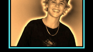 OMG U R NOT SERIOUS: Justin Bieber Gets His Own Headphone Line